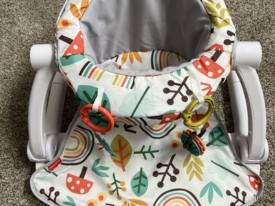 Fisher-Price Sit-Me-Up Floor Seat - Rainbow & Mushroom Print with Toys, Portable