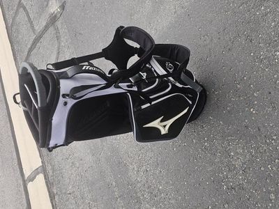 Mizuno Stand Golf bag with straps