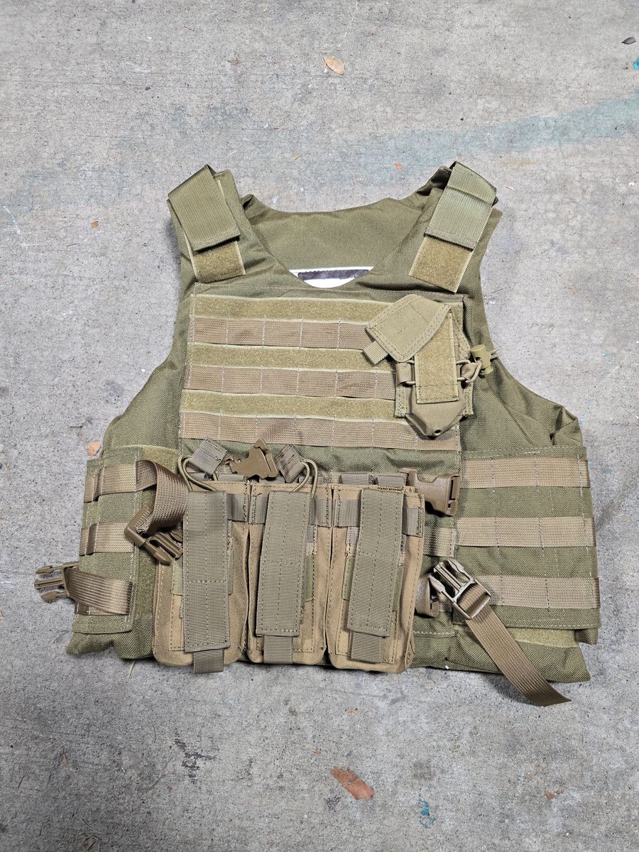 Coyote Tan tactical plate carrier vest 44L