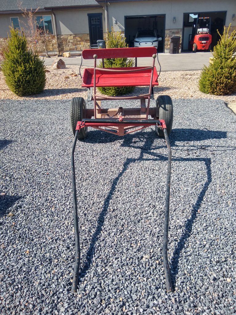 Horse buggy red