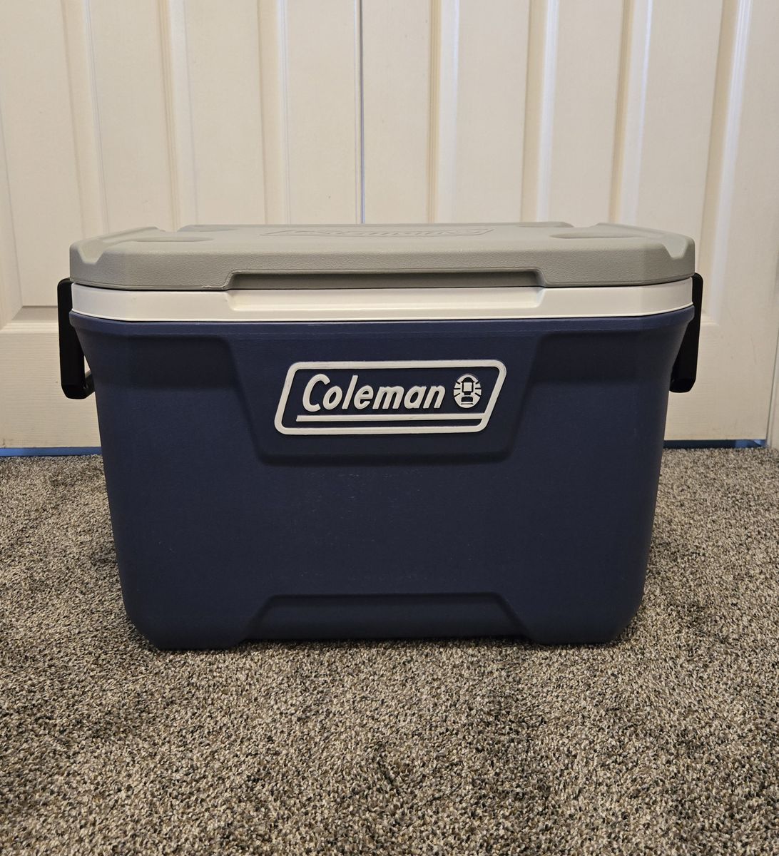 Coleman Classic Series Insulated Portable Cooler, Leak-Resistant Outdoor Hard Cooler -Like New