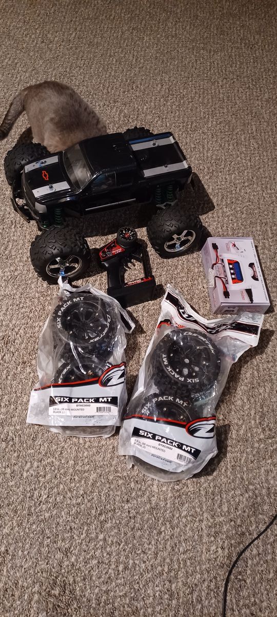 Traxxas E Maxx