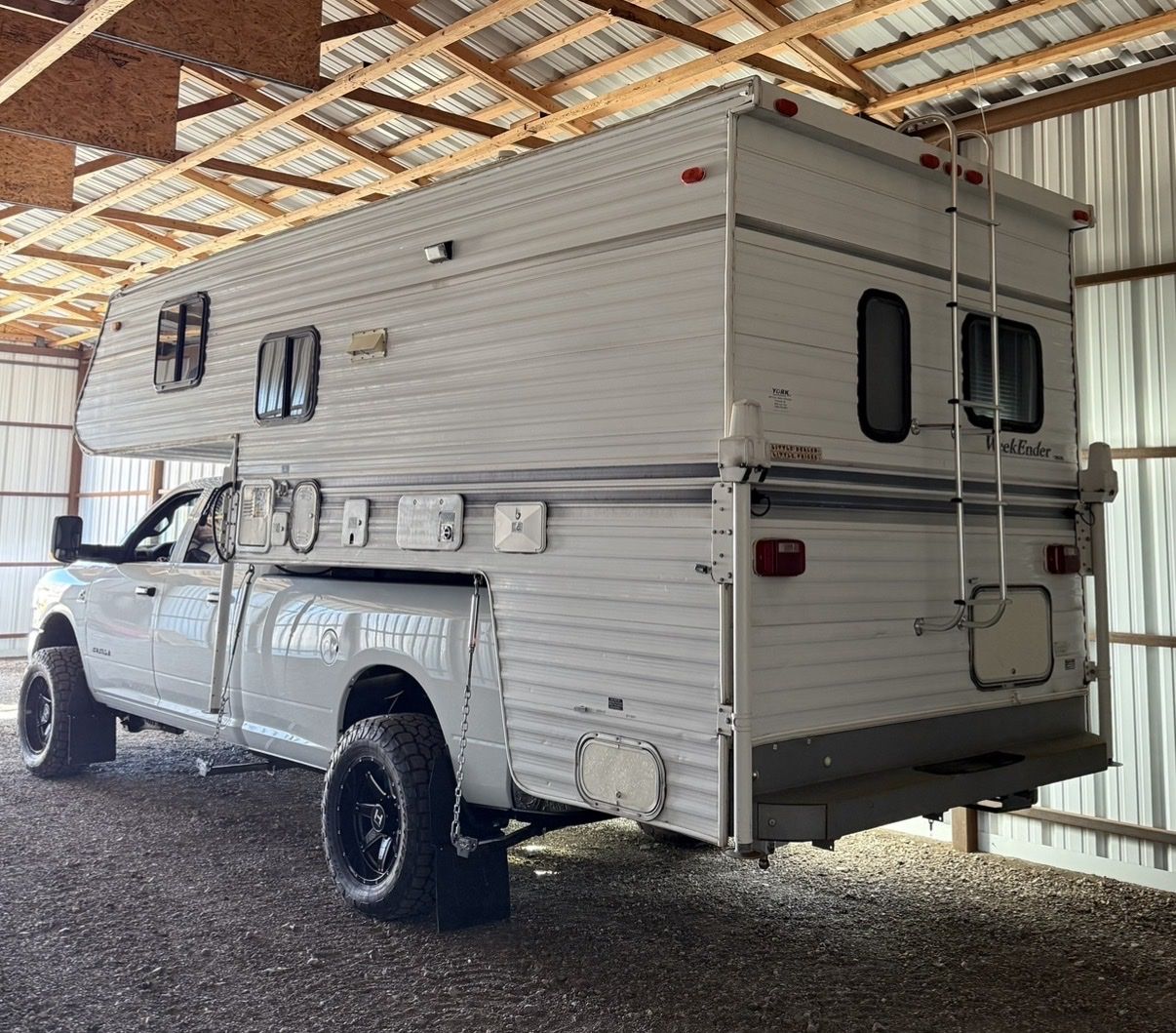 Weekender truck bed camper
