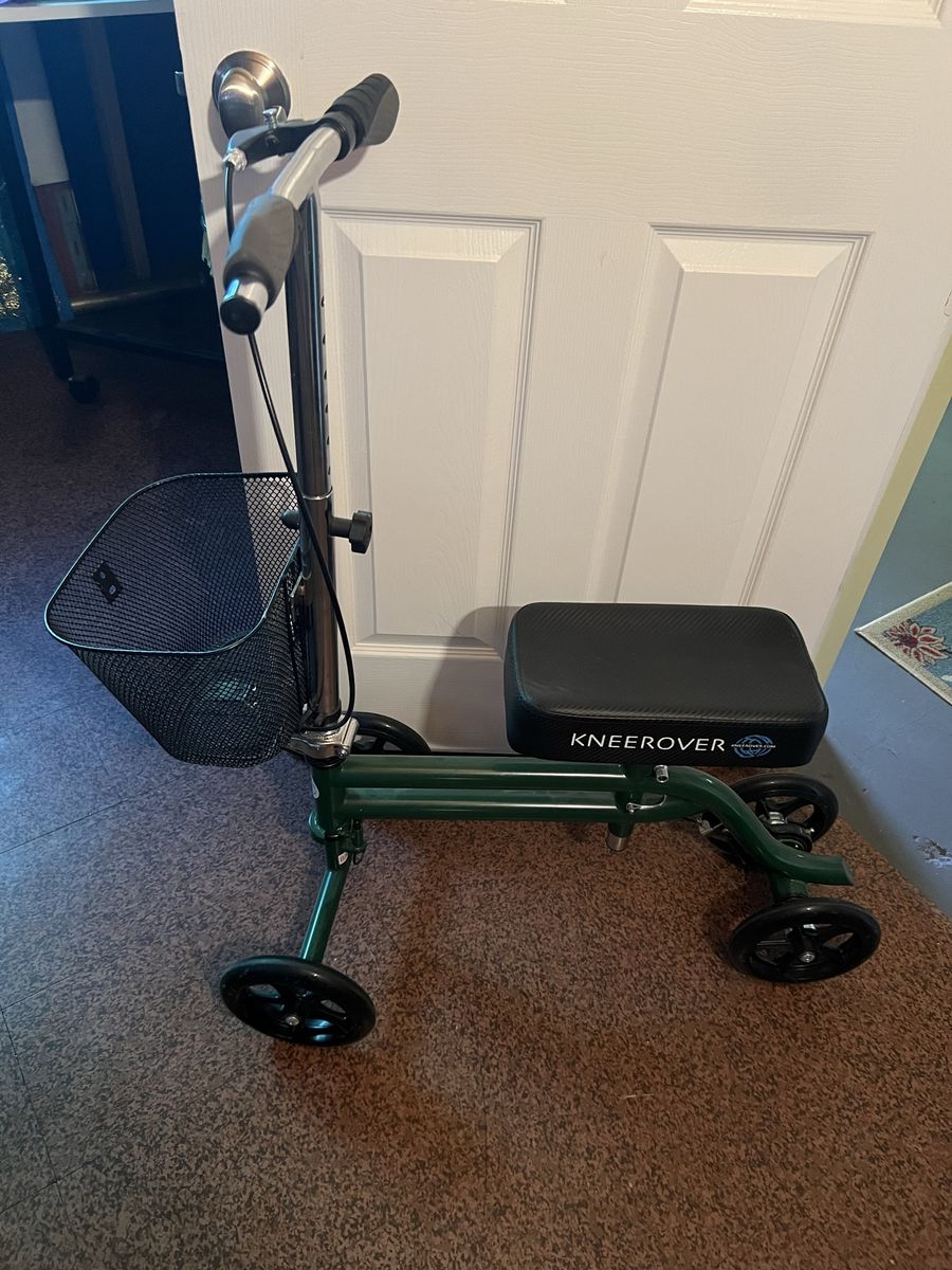 Knee scooter
