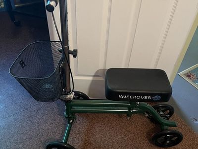 Knee scooter
