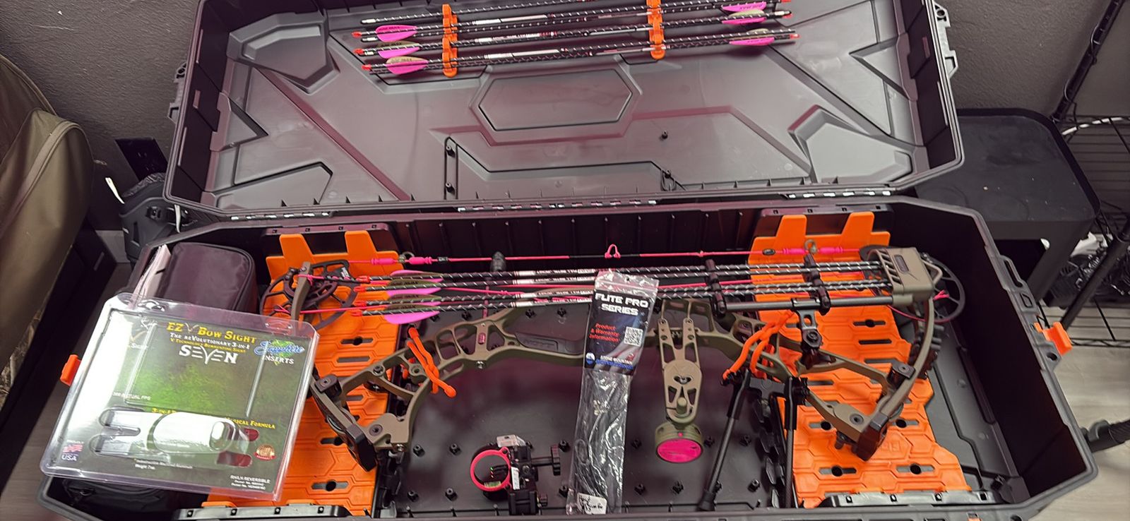Hoyt ventum pro 33 with arrows and accessories 