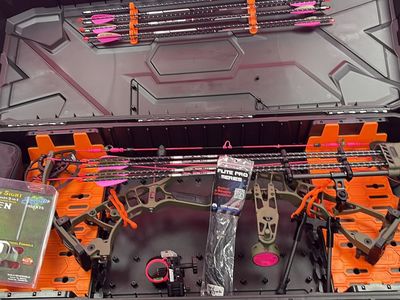 Hoyt ventum pro 33 with arrows and accessories