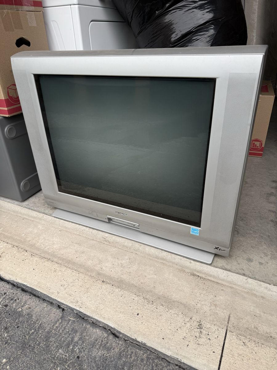 Sharp X-Flat 32" CRT TV (Model 32F543 E) Silver Retro Gaming Television 