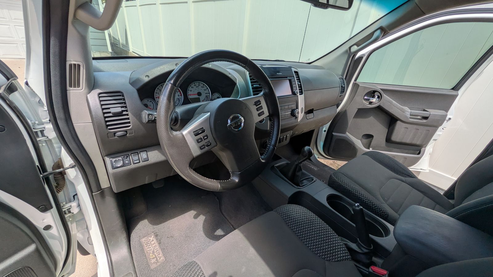 Main image 6
