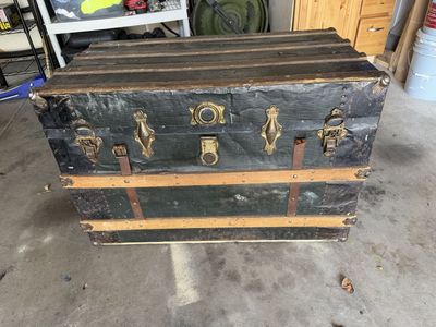 Vintage Steamer Trunk Antique Chest Storage Coffer Wood & Metal