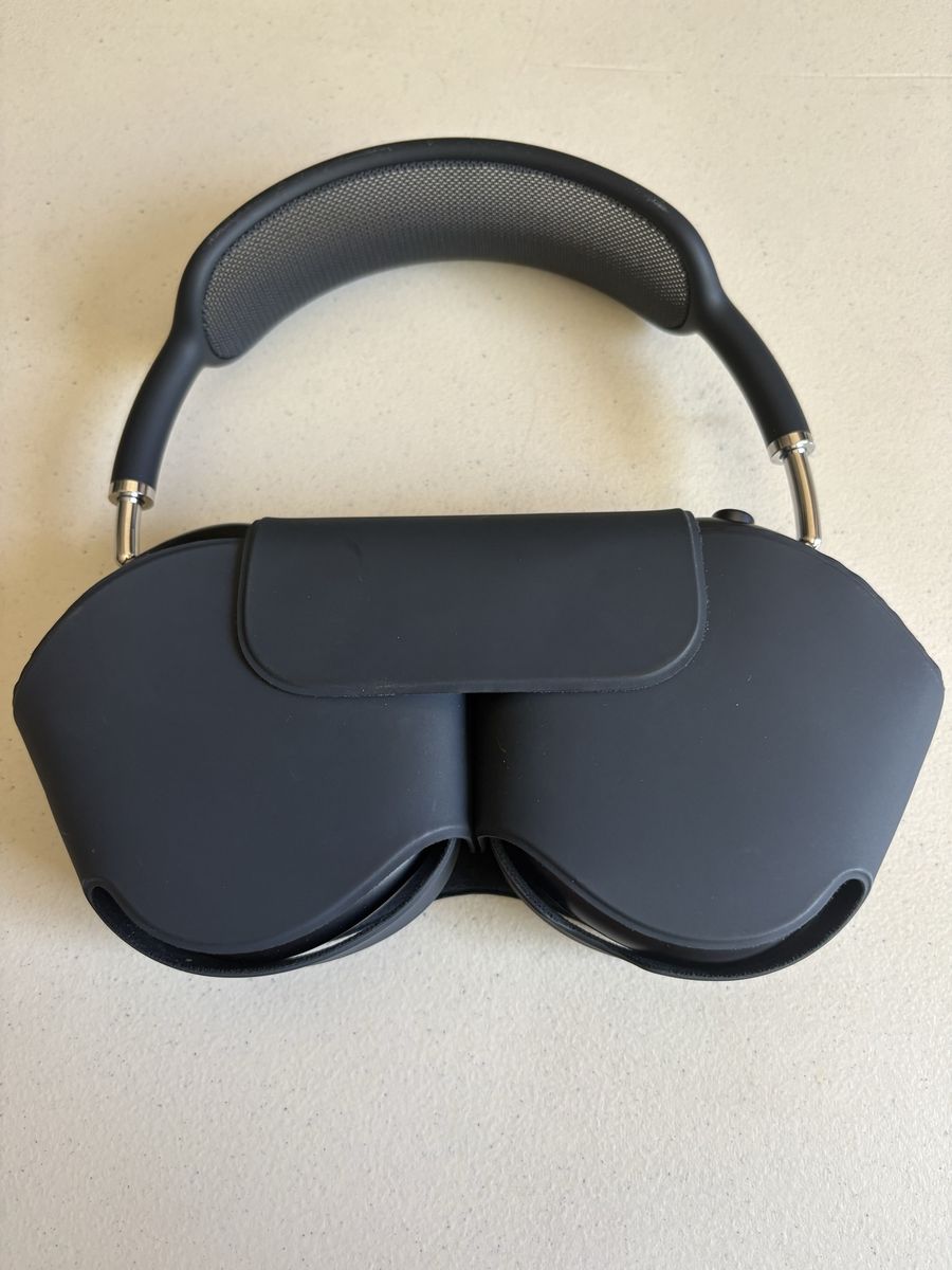 AirPods Max (Excellent Condition)