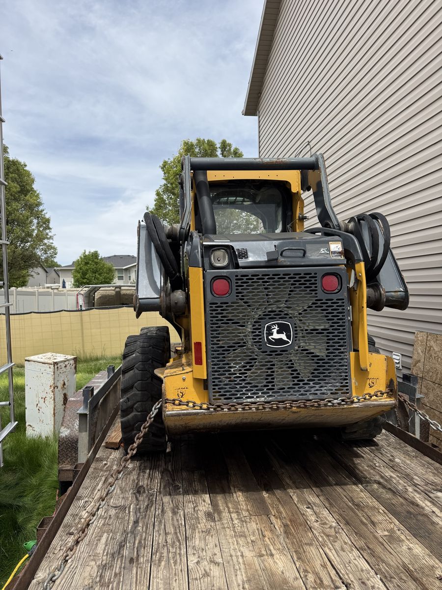 John Deere 318E