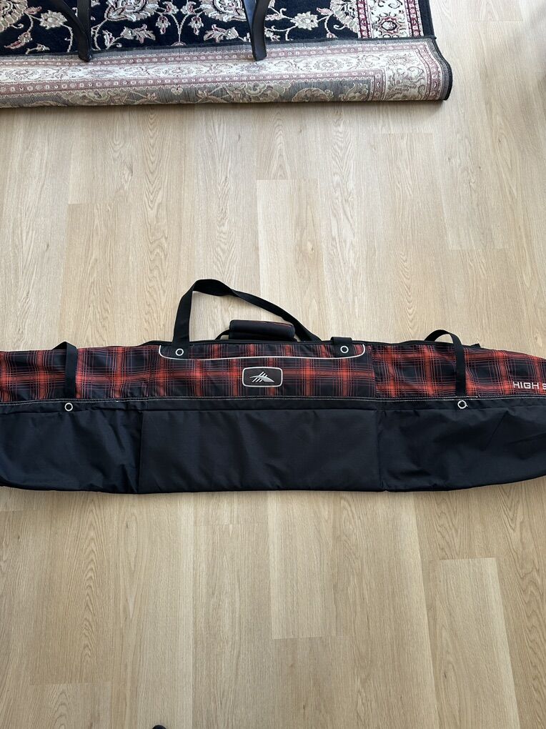 Nice Snowboard Travel Bag