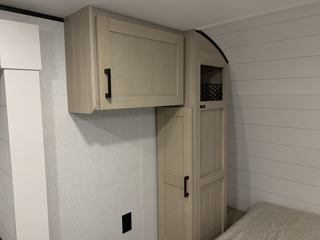 Main image 19