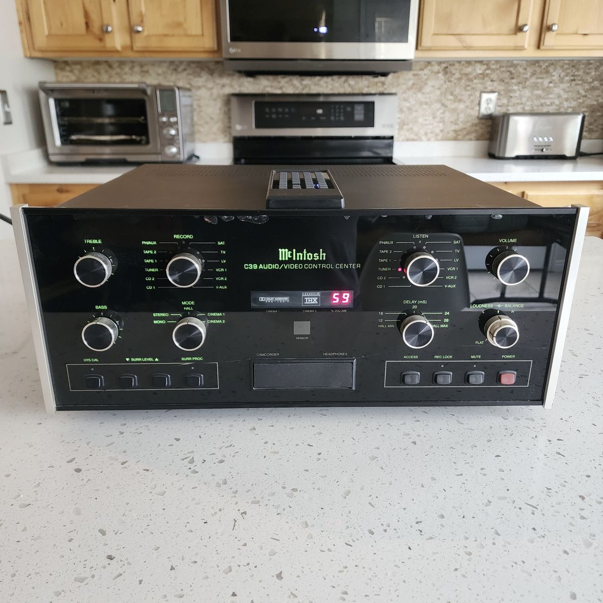 McINTOSH C39 AUDIO VIDEO CONTROL CENTER SOLID STATE PREAMPLIFIER HIGH END ANALOG HOME THEATRE QUALITY!