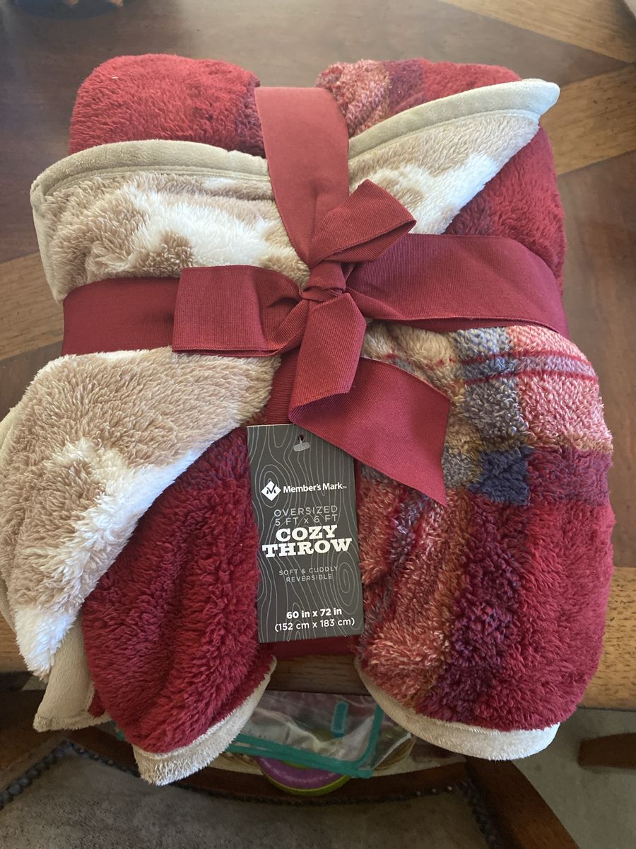 Oversized cozy throw