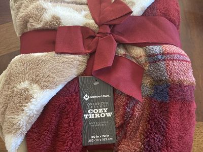 Oversized cozy throw