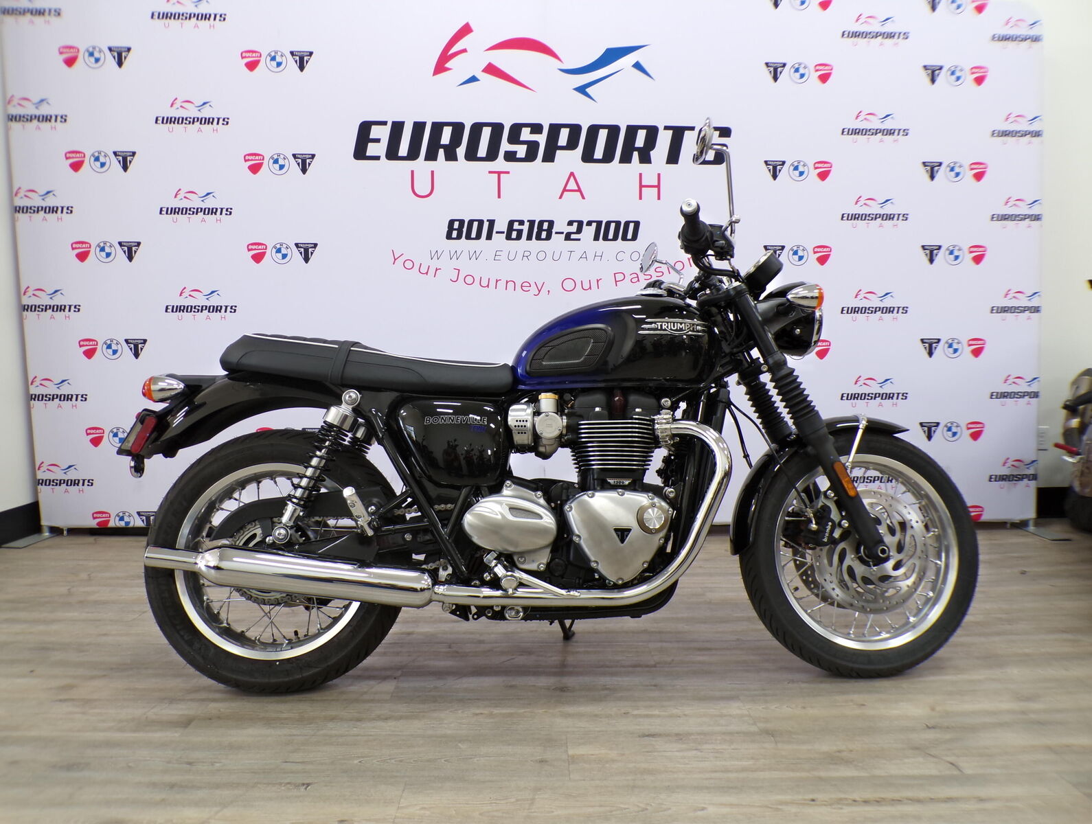 2024 Triumph BONNEVILLE T120 BLACK
