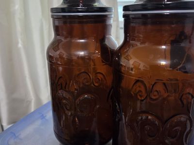 Vintage Borden Cremora amber glass canister with matching lid removable lids