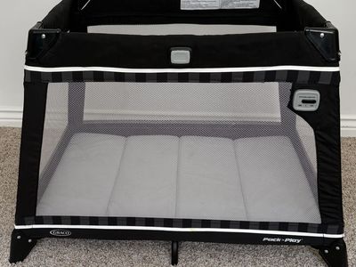 Graco Pack ‘n Play w/bonus foam pad