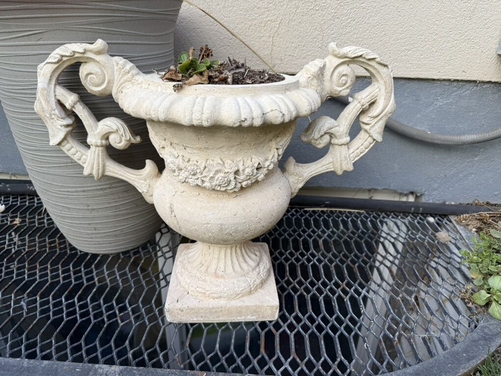 Vintage Rose Planter Pot 17 Tall 23 Wide