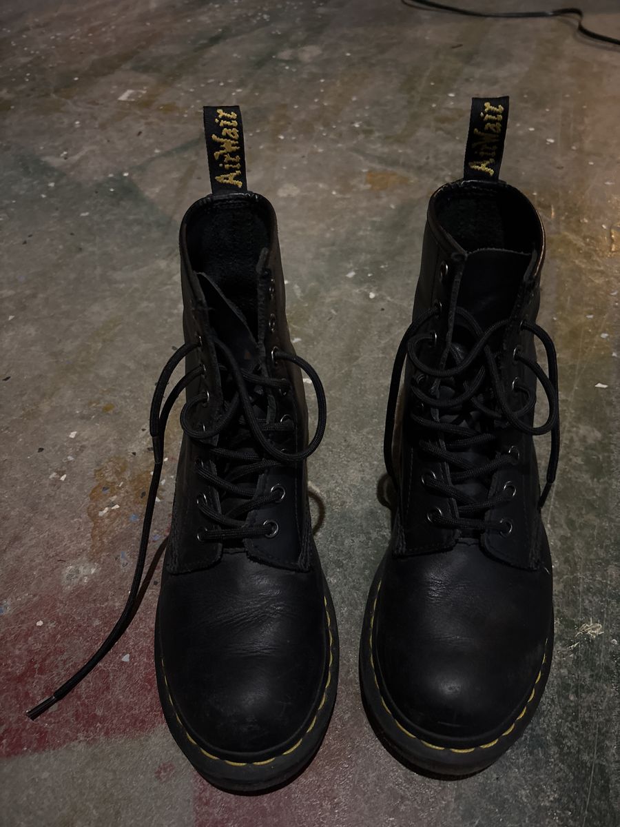 Womens Doc Martins Boots, Sz 7