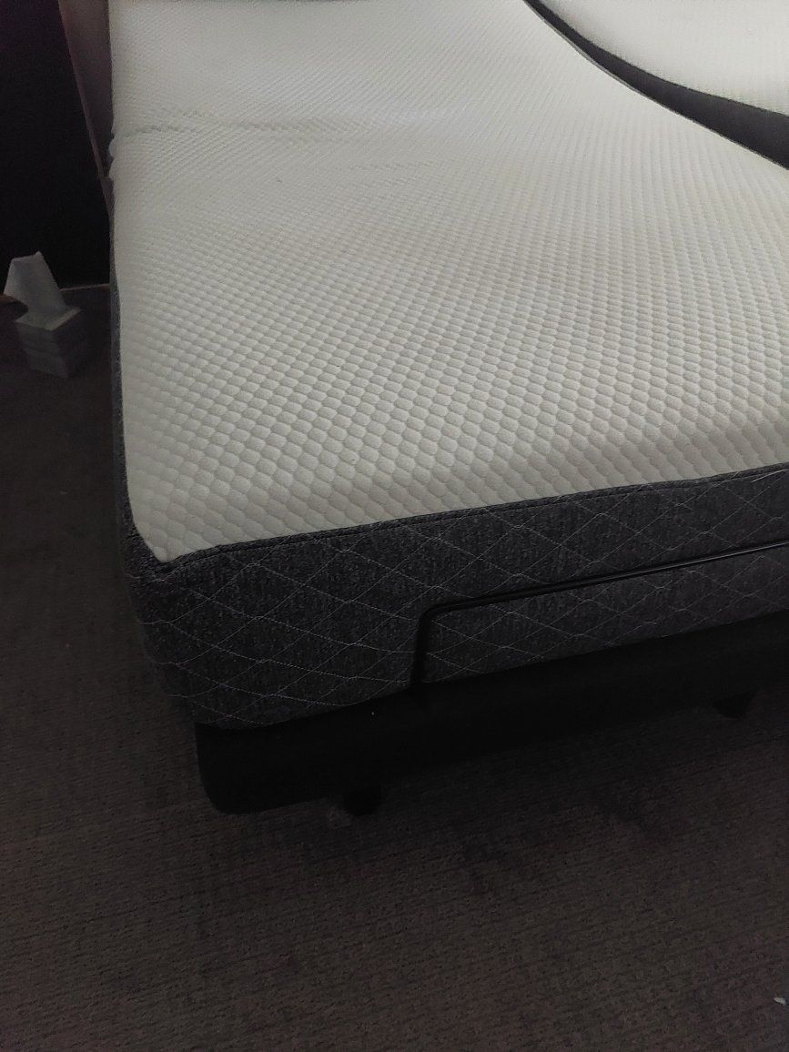 adjustable bed - split king _ excellent condition