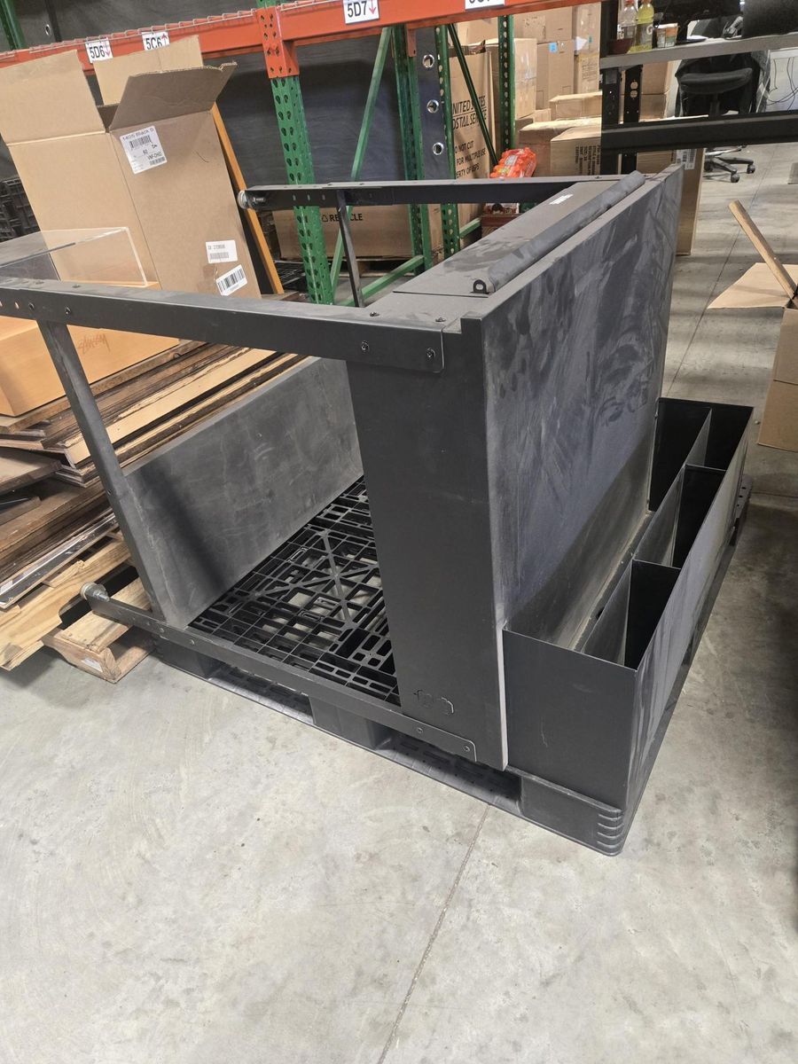 Metal Desk with drawer