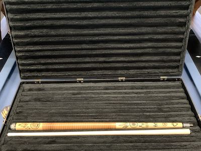 Vintage Pool Cue Case/Display