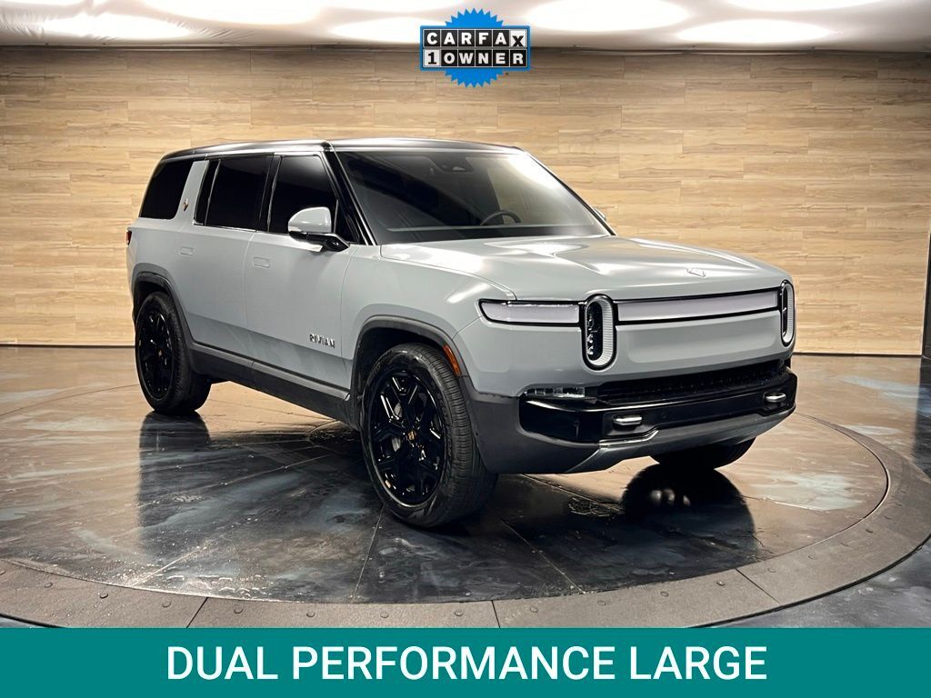 2024 Rivian R1S Adventure