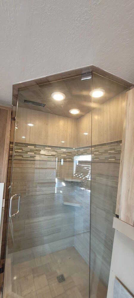 shower glass with hardware