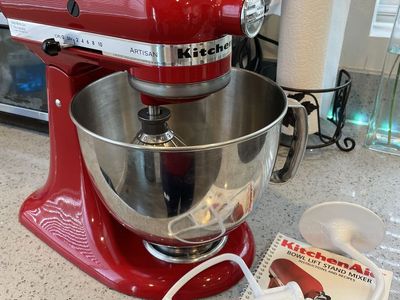 Artisan Kitchenaid 5 Quart Tilt Head Mixer