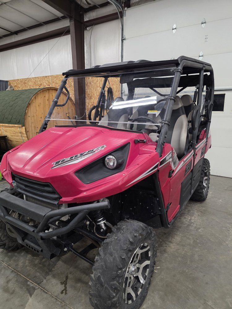 Kawasaki Teryx4 LE 4-Seater UTV Side-by-Side - Red
