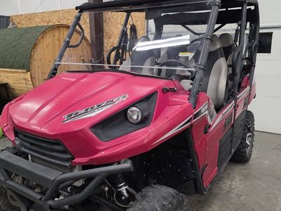 Kawasaki Teryx4 LE 4-Seater UTV Side-by-Side - Red
