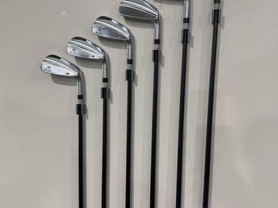 Miura KM 700 irons new Axiom 105 s shafts