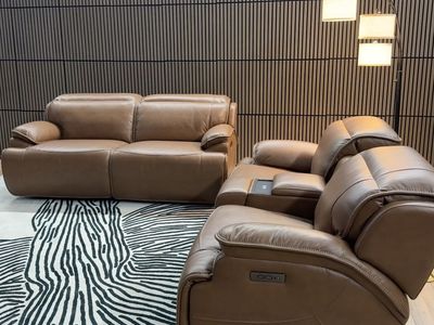 LUXE 255 — DUAL POWER SOFA & LOVESEAT SET