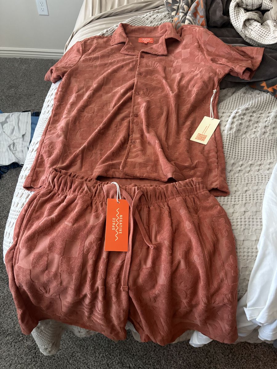 Men’s two piece boat/relax shirt and shorts