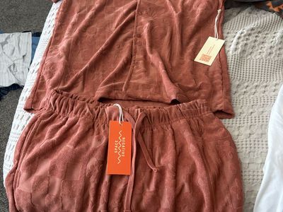 Men’s two piece boat/relax shirt and shorts