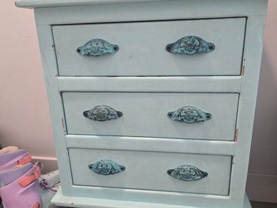 Small chest of drawers