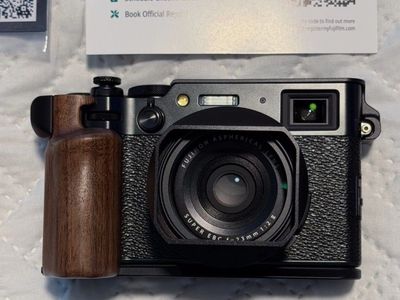 Fujifilm X100VI 40.2 MP Digital Camera Black