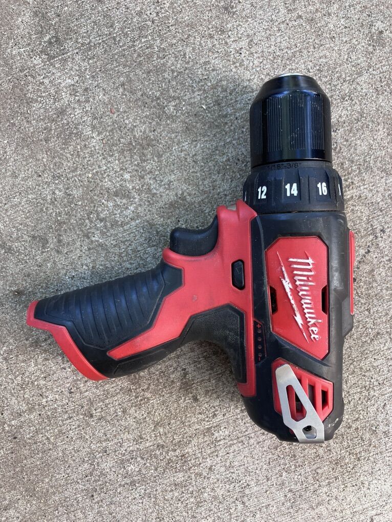 Milwaukee 12V Cordless 3/8 in. Drill Driver