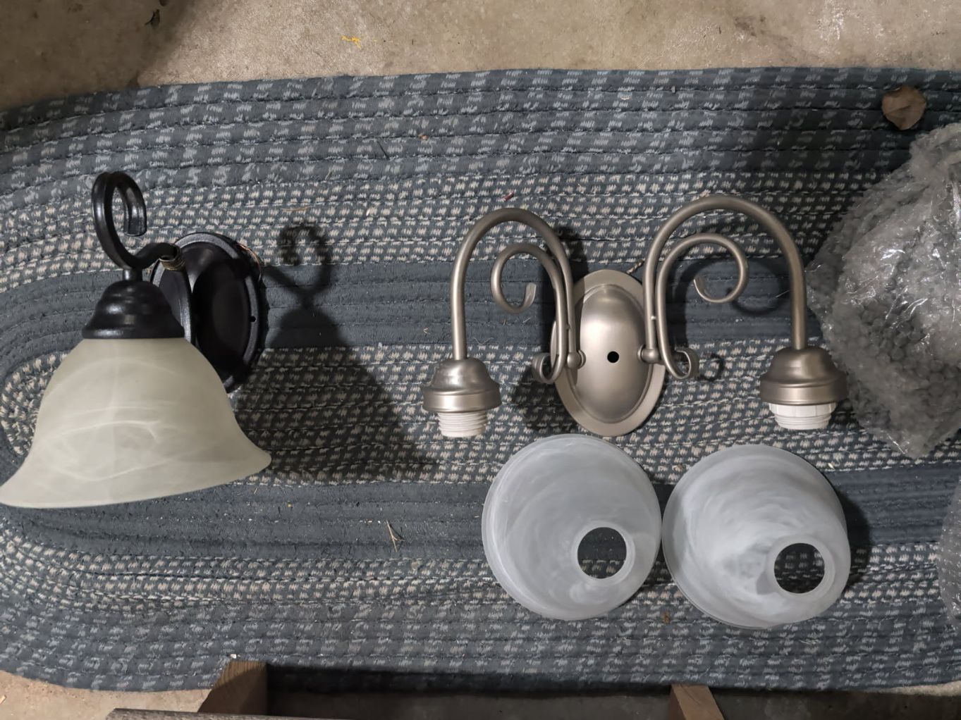 LIGHT FIXTURE WALL MOUNT