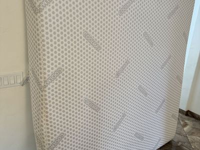 Coolmax White Pattern Mattress king size like new $90