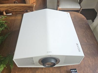 SONY VPL-XW7000ES 4K HDR