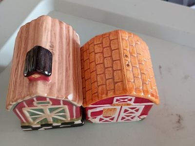 VINTAGE Barn Shakers