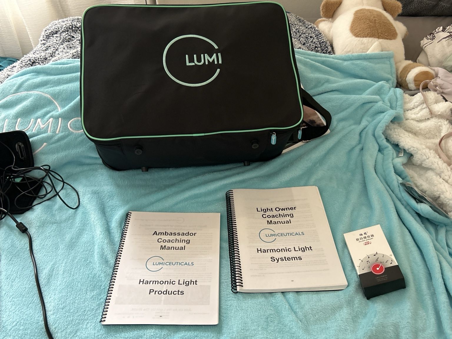 LumiCeuticals Grow6 Harmonic Light Therapy System – 5 Pads + Case