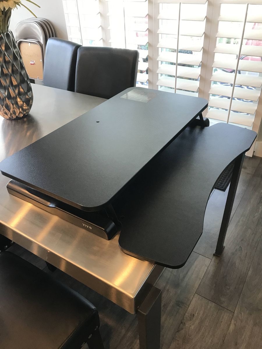 STURDY STAND/SIT WORK DESK