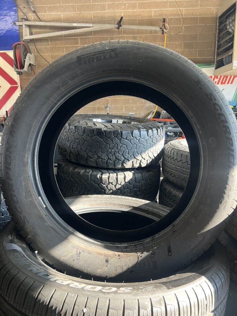 Pirelli Scorpian M/S 275/50/22 Like New