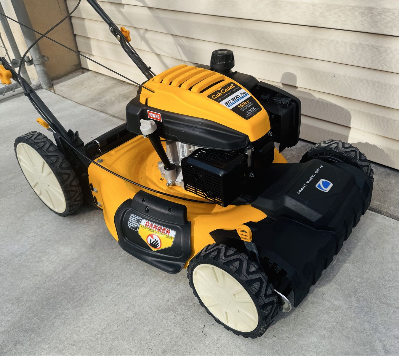 Cub Cadet SC 300 HW self-propelled walk-behind lawn mower