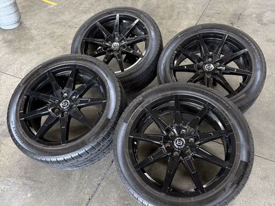 22x9 braelin custom wheels/ 285/45/22 continental tires 6x5.5